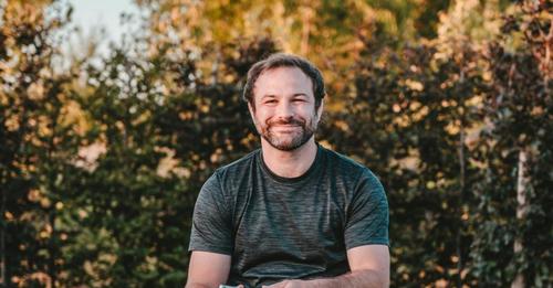 Florian Bluchel đã được mời về bộ phận tuyển trạch của Arsenal.