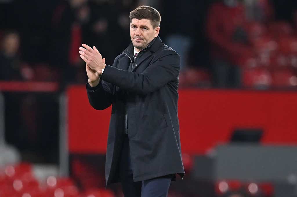 Steven Gerrard labels Man United crowd ‘relatively quiet’ as he takes jab at Old Trafford reception - Bóng Đá