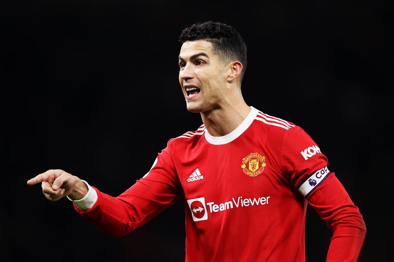 Manchester United make decision on captaincy after Cristiano Ronaldo comments - Bóng Đá