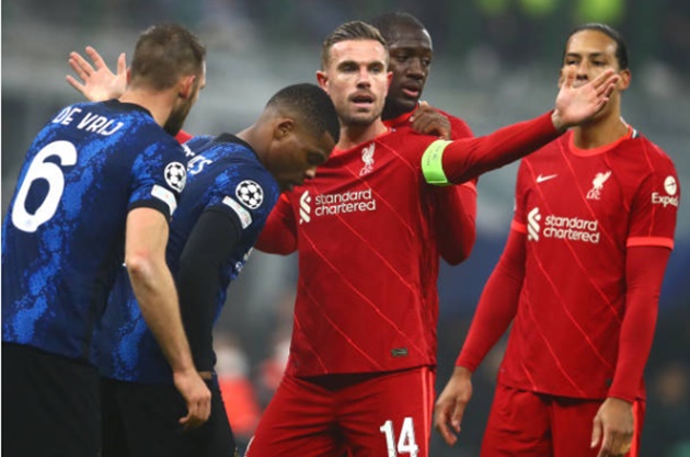 Henderson nổi nóng với Matip - Bóng Đá