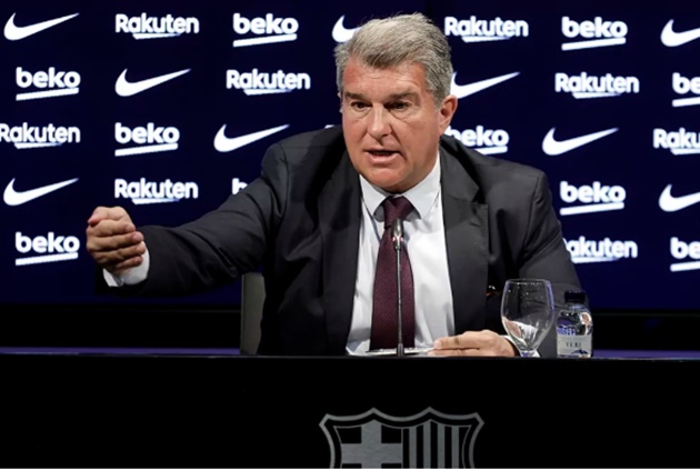 Barca từ chối thỏa thuận 275 triệu euro