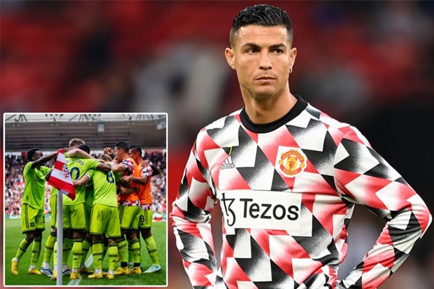 Man Utd dressing room 'celebrated' when 'pain in the a***' Cristiano Ronaldo wanted exit - Bóng Đá