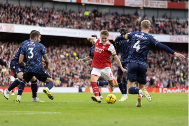 'Bắn hạ' Nottingham, Arsenal trở lại ngôi đầu Premier League - Bóng Đá