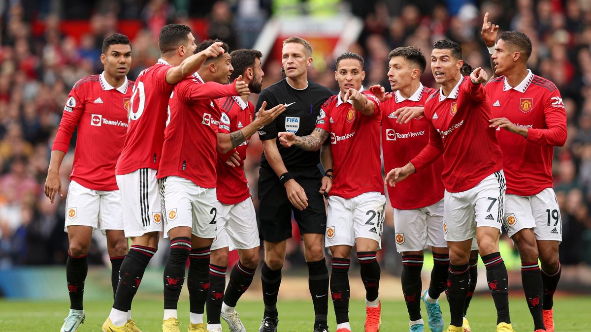 Manchester United fined by The FA after admitting double player failure - Bóng Đá