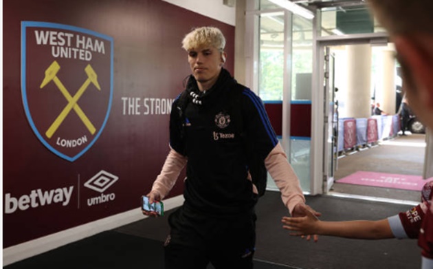 Manchester United manager Erik ten Hag explains why Alejandro Garnacho did not come on vs West Ham - Bóng Đá