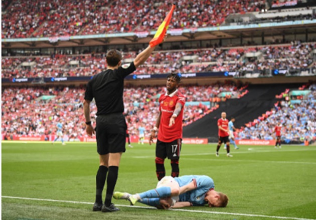 Fred delivers dismal performance as Man Utd lose out to Man City in FA Cup final - Bóng Đá