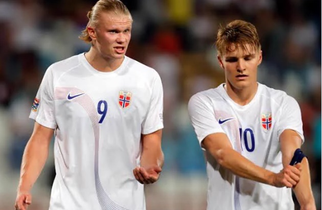  Erling Haaland hailed his Norway teammate and Arsenal midfielder Martin Odegaard.  - Bóng Đá