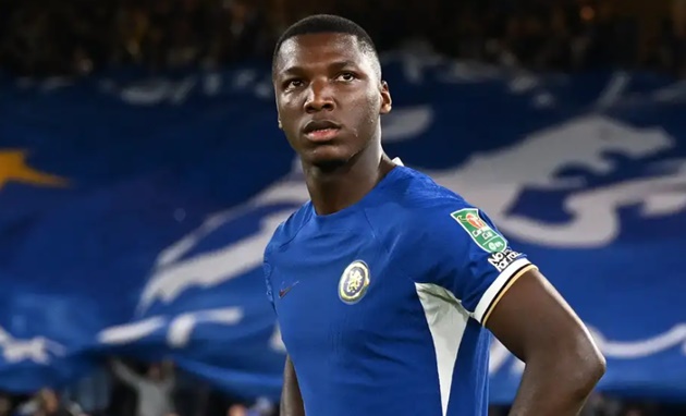 Caicedo chơi tròn vai.