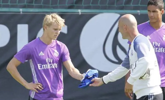 Odegaard từng có thời gian tập luyện cùng Zidane.
