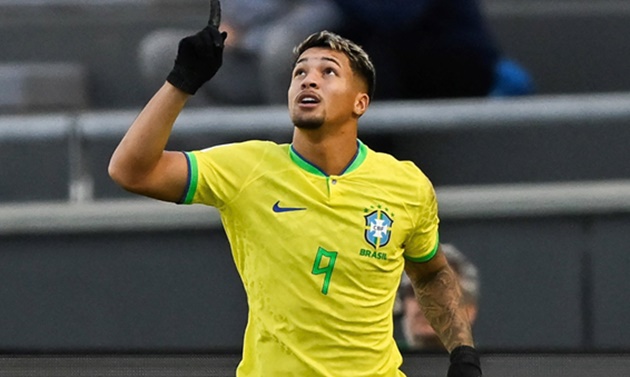 Newcastle United have initiated talks with Santos about signing striker Marcos Leonardo - Bóng Đá