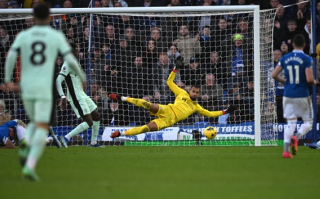 Chelsea nhận bàn thua trong hiệp hai.