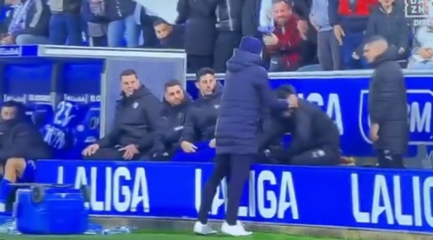 Alaves manager Luis Garcia Plaza goes into meltdown mode after Real Madrid score late winner - Bóng Đá