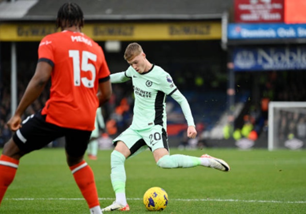 Sky Sports' Ron Walker at Kenilworth Road: - Bóng Đá