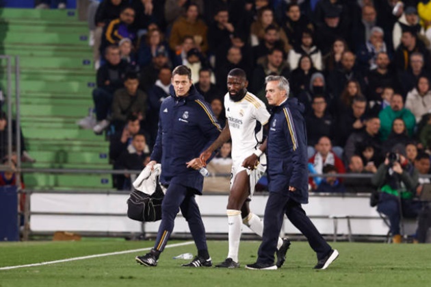 Big worry for Real Madrid ahead of Atletico Madrid showdown as key defender picks up injury - Bóng Đá