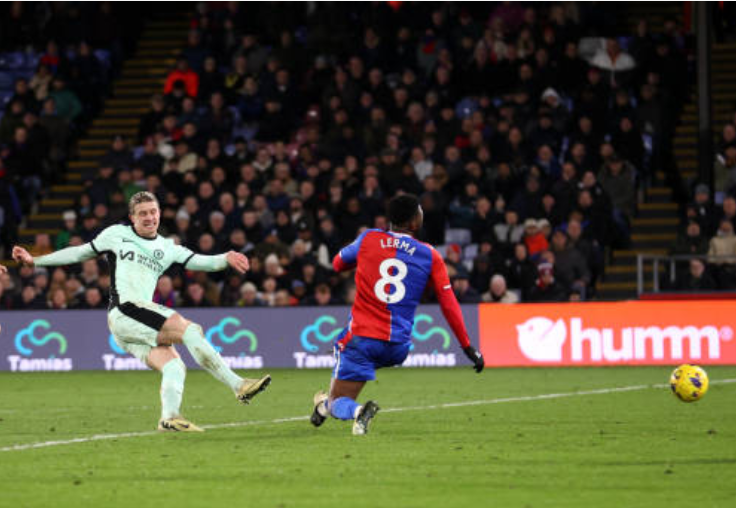 Conor Gallagher is the first Chelsea player to tướng score a 90th minute winner in the Premier League - Bóng Đá