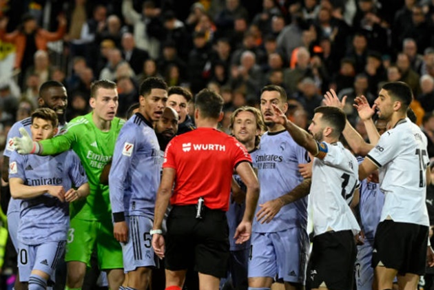 What Jude Bellingham screamed at referee after ‘scandalous’ red card in Real Madrid vs Valencia - Bóng Đá