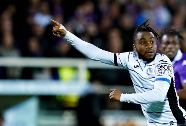 Liverpool phải đặc biệt dè chừng Lookman.