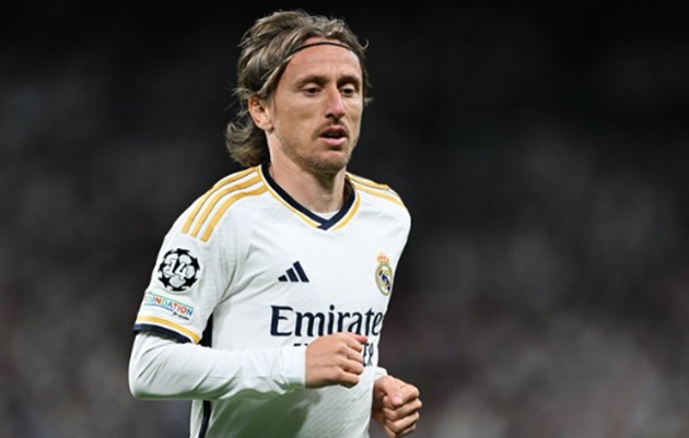 NÓNG: Modric từ chối 2 hợp đồng béo bở, chờ Real Madrid - Bóng Đá