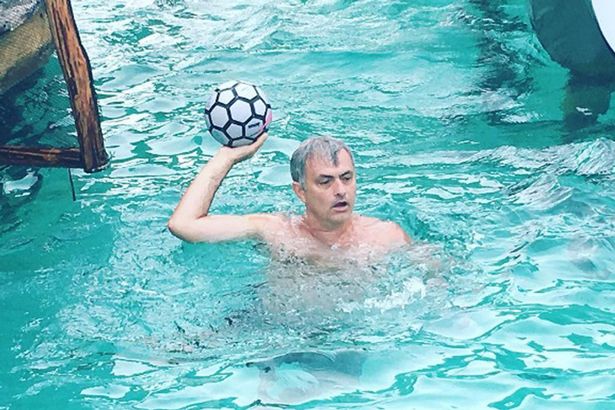Jose-Mourinho-on-holiday