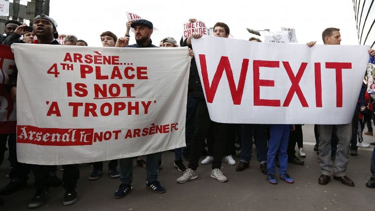 'Wexit': CĐV Arsenal tiếp tục phẫn nộ với Wenger - Bóng Đá