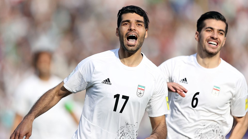Thua Iran, Trung Quốc trôi xa giấc mơ World Cup - Bóng Đá