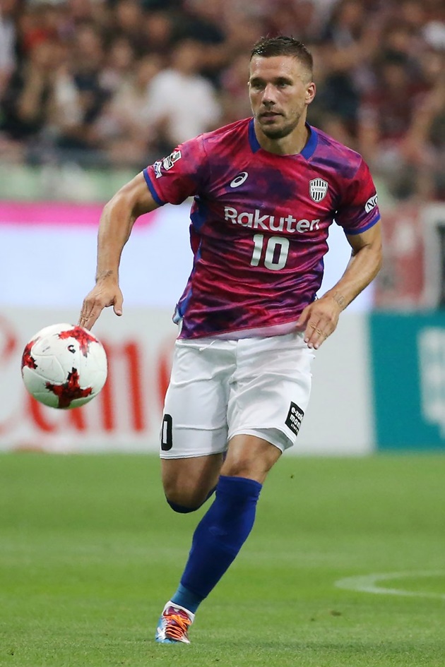 Lukas Podolski rực sáng trong ngày ra mắt Nhật Bản - Bóng Đá
