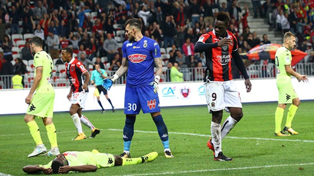 Nice 2-2 Angers: Balotelli giải cứu chủ nhà - Bóng Đá