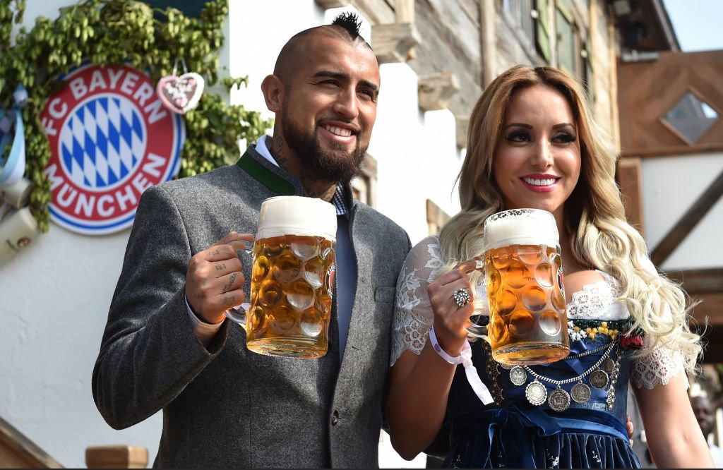 Sao Bayern Munich gạt sầu, quẩy tưng bừng trong lễ hội bia - Bóng Đá