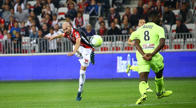 Nice 2-2 Angers: Balotelli giải cứu chủ nhà - Bóng Đá