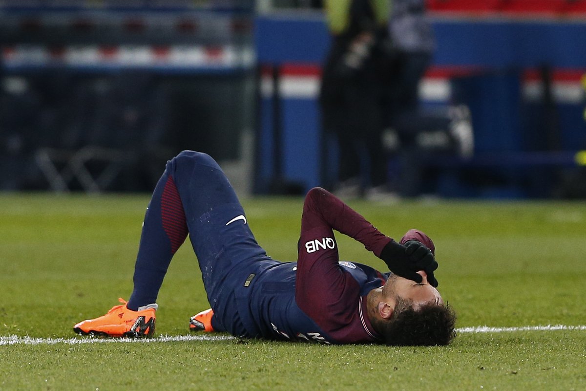 CỰC NÓNG: Chấn thương nặng, Neymar vắng đại chiến với Real - Bóng Đá