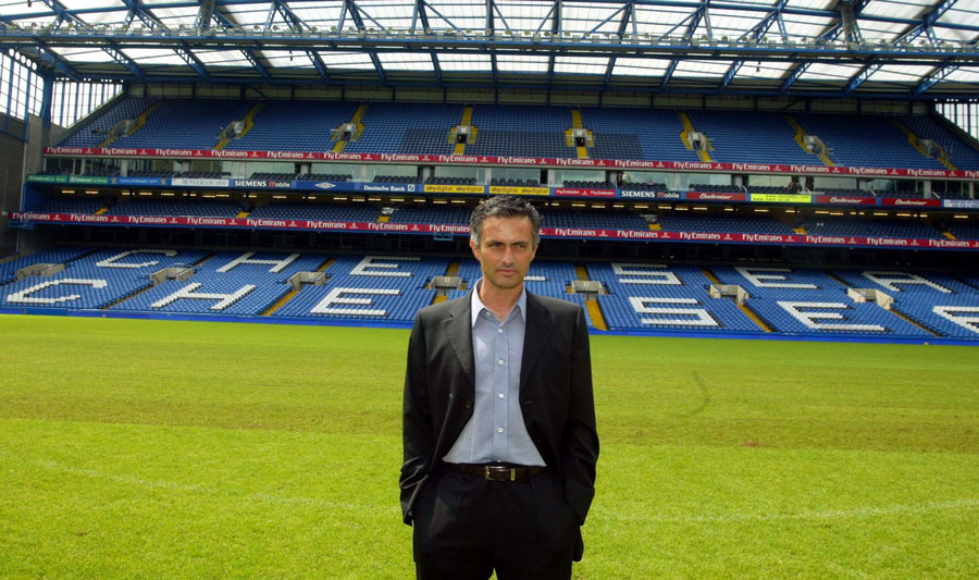 Hồi ký Mourinho ở Chelsea (Phần 1): Mùa đầu đầy trái ngọt | Bóng Đá