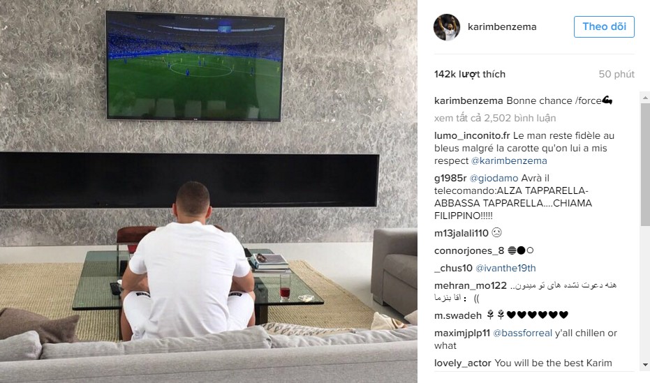 Benzema ngồi nhà xem Pháp thi đấu với Romania. Ảnh: Internet.