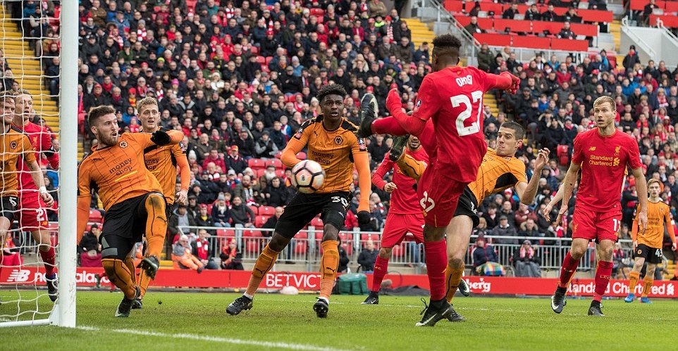 Chùm ảnh: Liverpool cúi mặt ngay tại Anfield trước Bầy sói - Bóng Đá