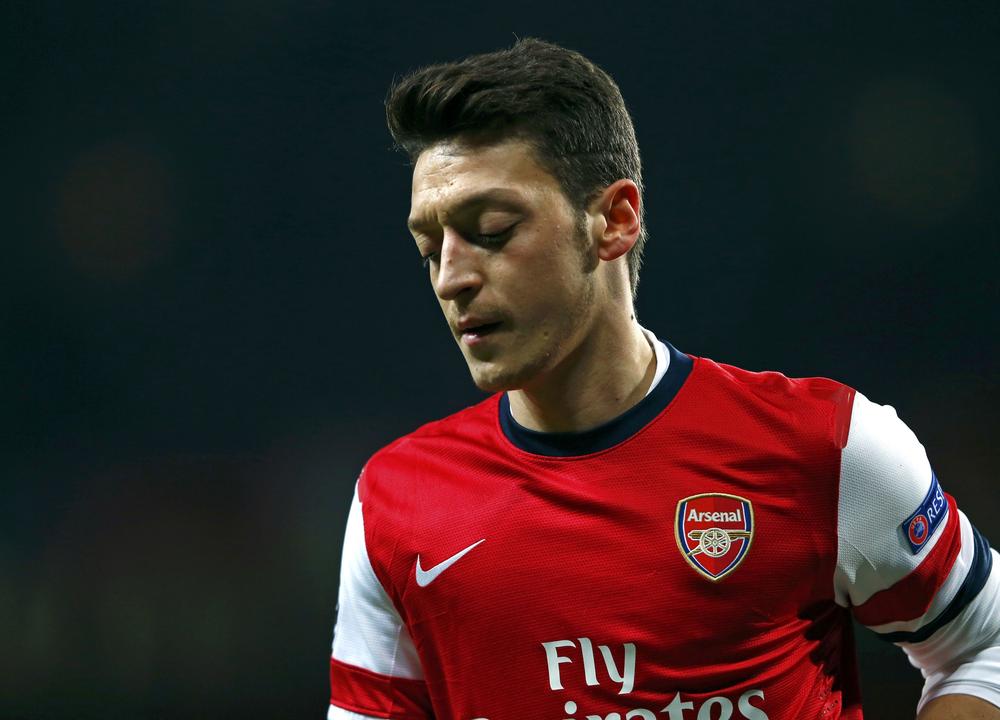 Tiết lộ: Không có chuyện Arsenal ưu tiên giữ chân Sanchez, Oezil - Bóng Đá