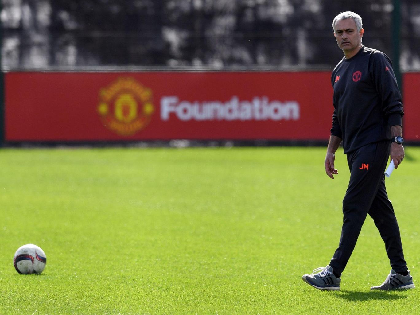Mourinho hứa 'bên nhau dài lâu' với Quỷ đỏ - Bóng Đá