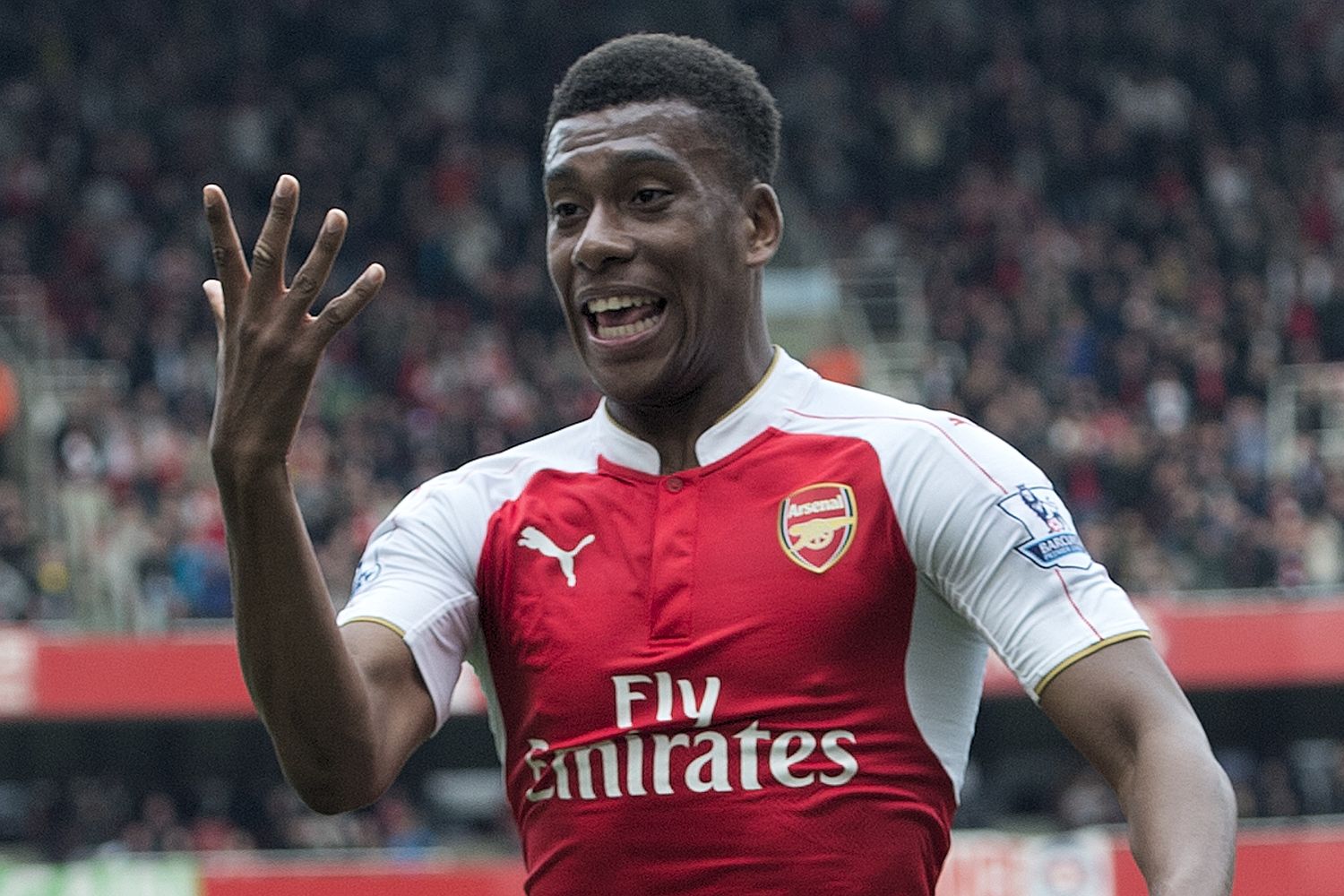 Iwobi tiết lộ chuyện bị 'dụ dỗ' gia nhập Man City - Bóng Đá