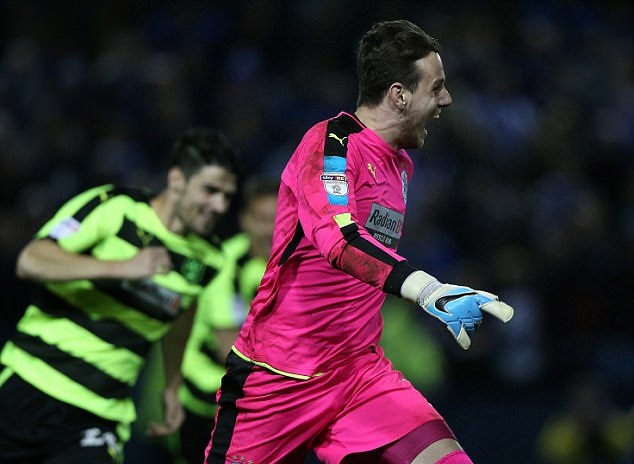 Thắng luân lưu cân não, Huddersfield giành vé vào chung kết Play-off - Bóng Đá