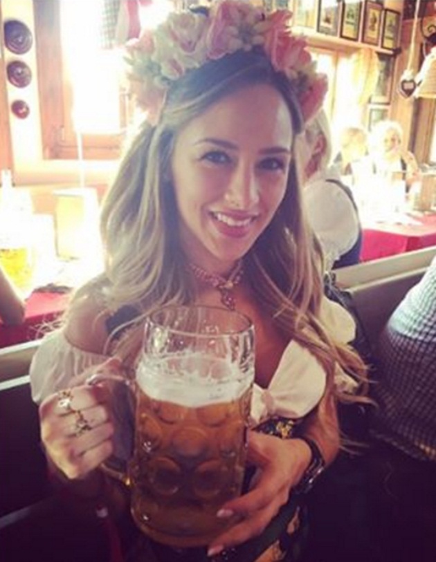 Carolina Santana: Nàng WAGs xinh đẹp bậc nhất Bayern - Bóng Đá