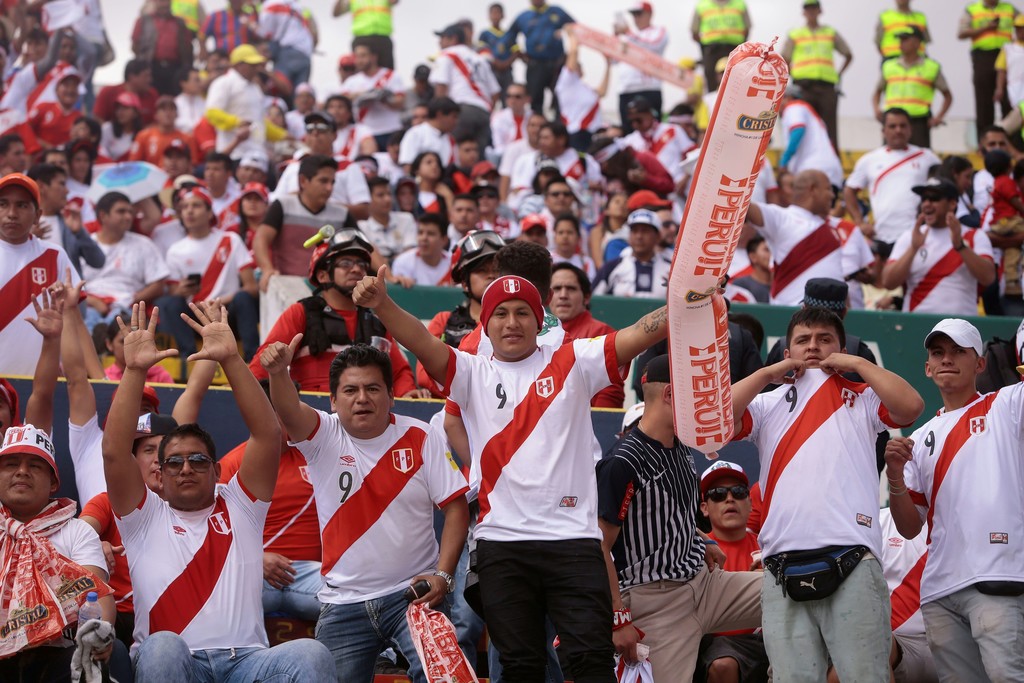 Ecuador 1-2 Peru:  - Bóng Đá