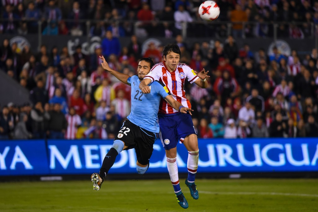 Paraguay 1-2 Uruguay - Bóng Đá