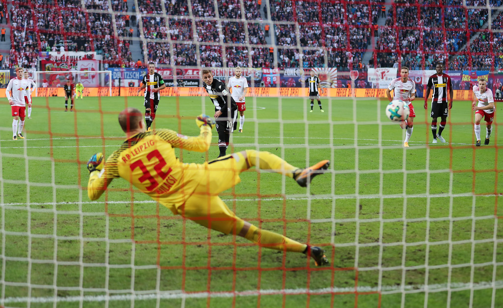 RB Leipzig 2-2 Monchengladbach: Rượt đuổi gay cấn, Naby Keita lĩnh thẻ đỏ - Bóng Đá