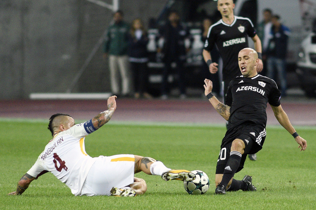 Qarabag 1-2 AS Roma: Giải quyết trong 30 phút đầu - Bóng Đá