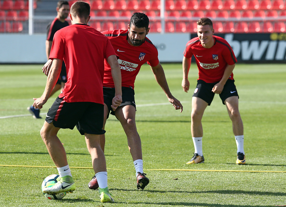 Atletico tập buổi cuối trước khi lên đường chiến Leganes - Bóng Đá