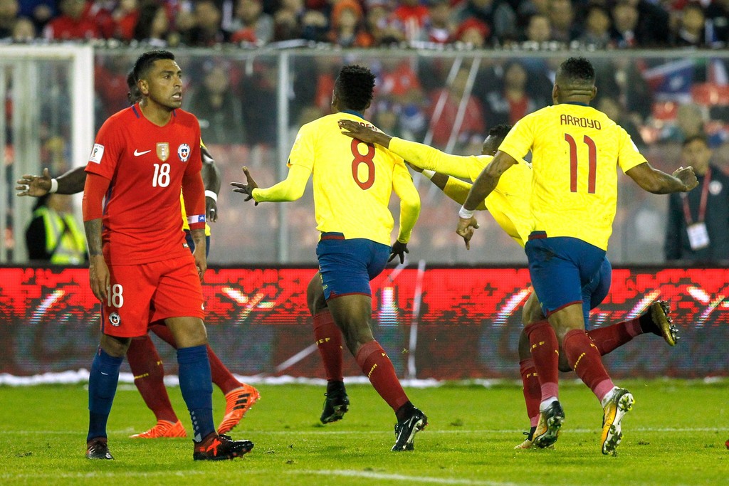 Chile 2-1 Ecuador - Bóng Đá