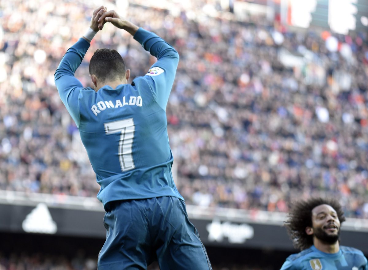 Ronaldo lập cột mốc mới, Real đè bẹp Valencia ngay tại Mestalla - Bóng Đá