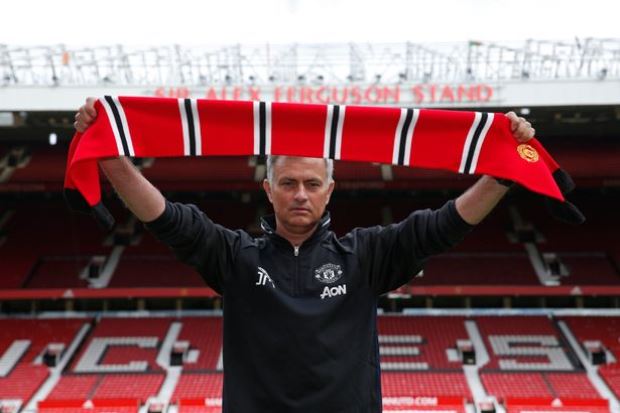 10 điều rút ra sau buổi họp báo đầu tiên của Jose Mourinho ở Man United
