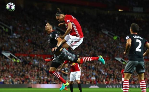 Pogba ra mắt, Ibra lập cú đúp, Man United thắng dễ Southampton