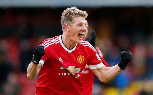 bi-day-doa-tai-old-trafford-schweinsteiger-gui-tam-thu-khien-fan-m-u-bat-khoc-2