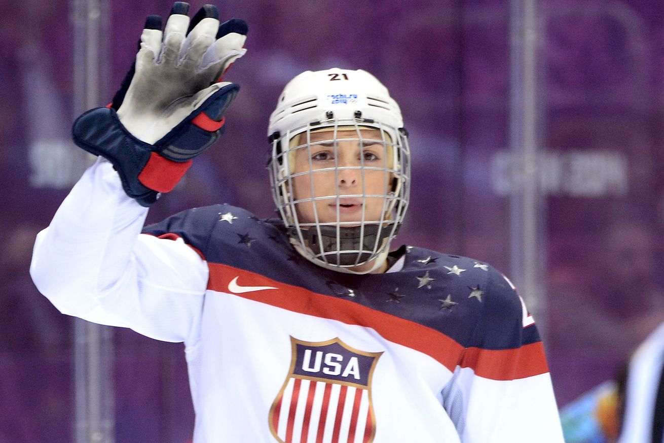 Hilary-Knight-3