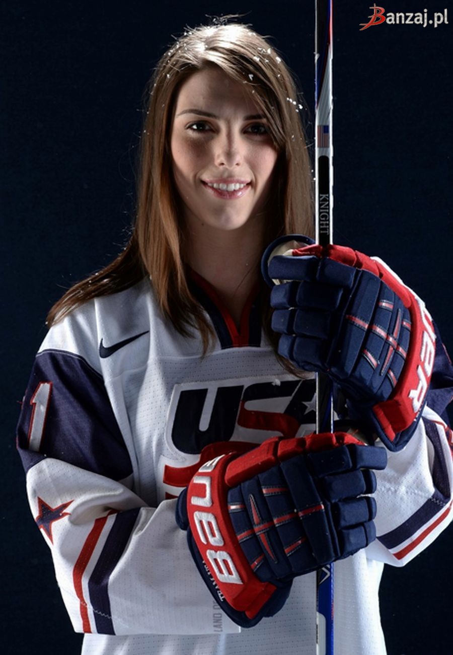 Hilary-Knight-7